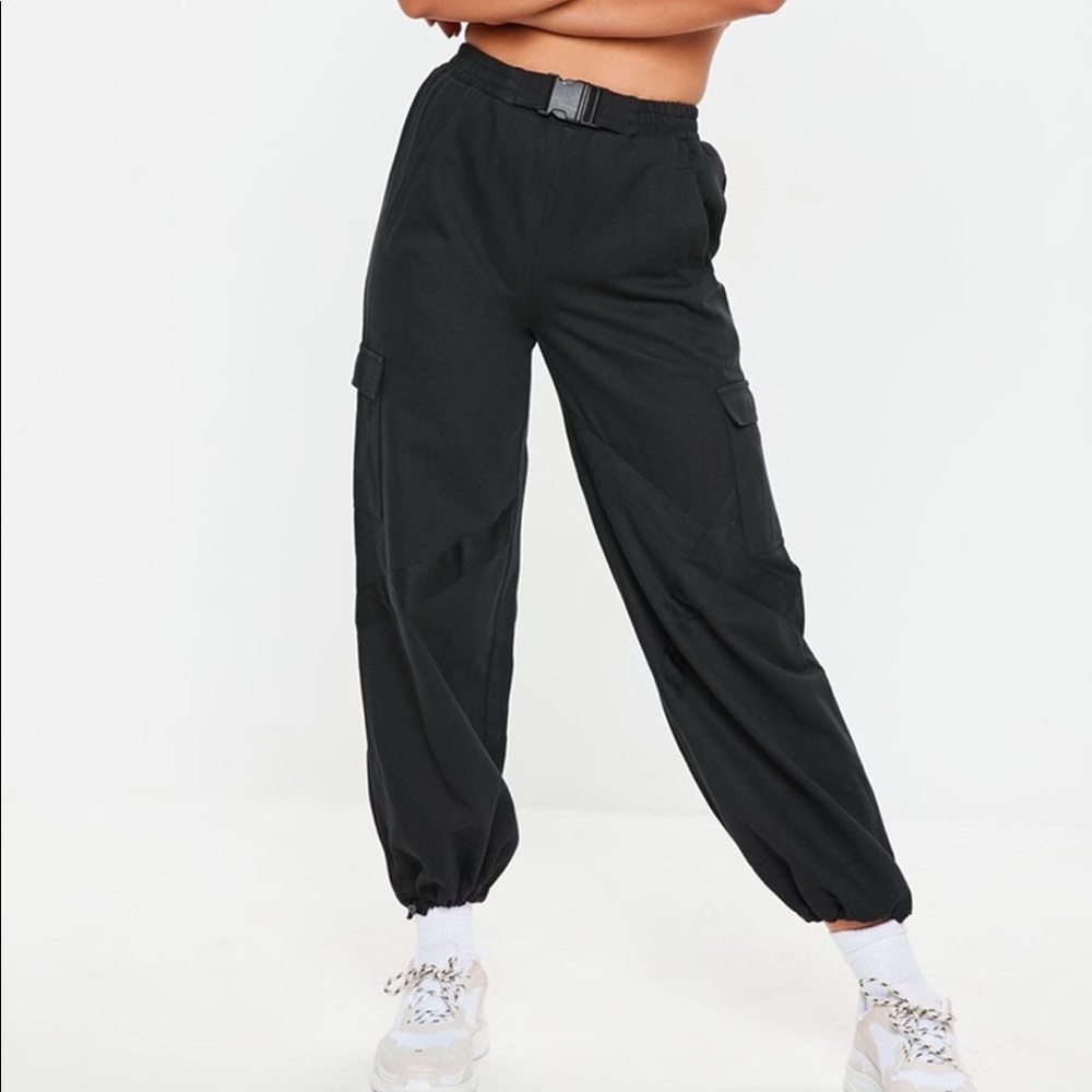 Seatbelt Cargo Pants 🖤